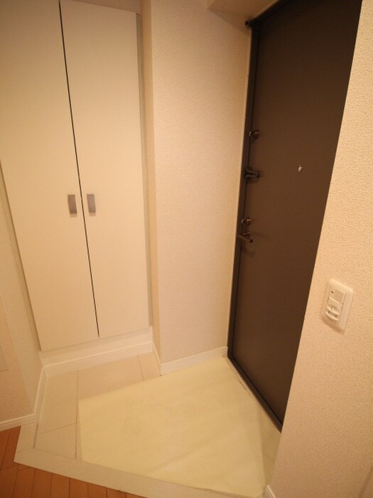 物件内観写真15　(玄関)