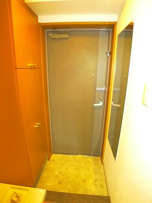 物件内観写真18　(玄関)