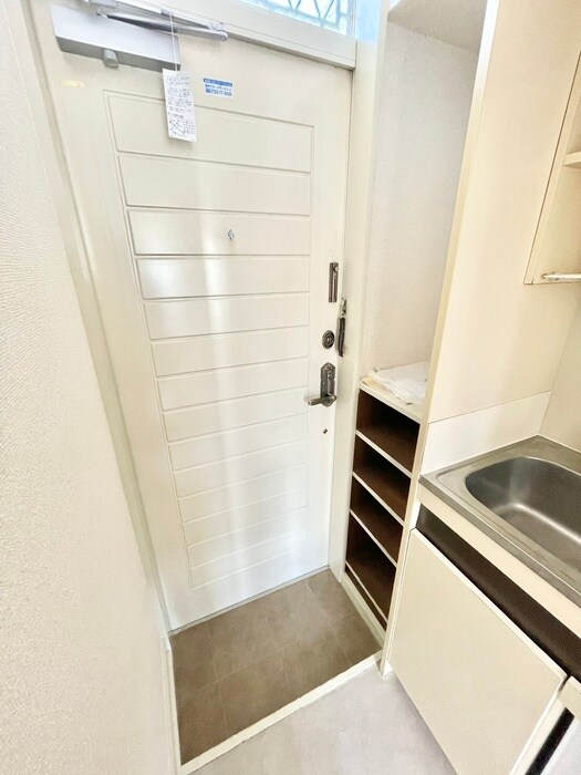 物件内観写真17　(玄関)