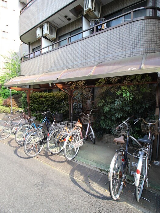 物件外観写真2　(駐輪場)