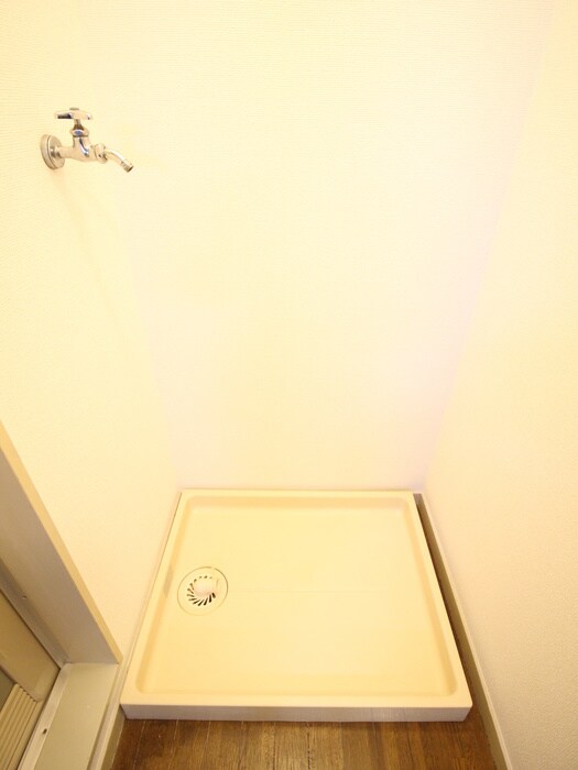 物件内観写真15　(洗濯機置場)