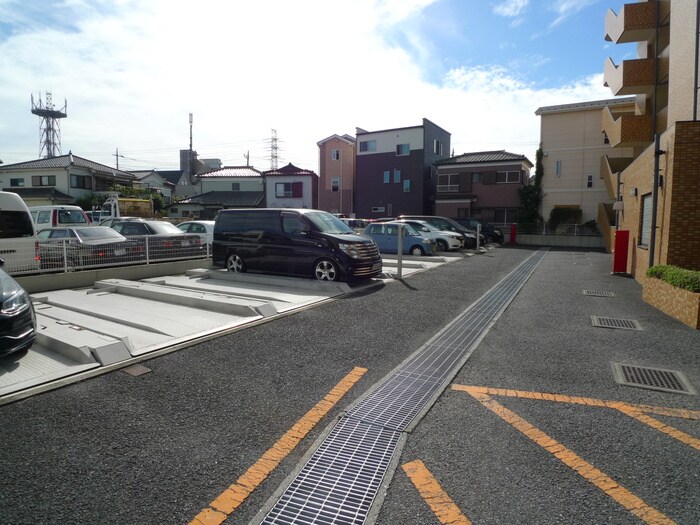 物件外観写真4　(駐車場)