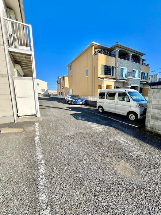 物件外観写真3　(駐車場)