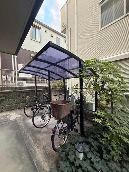 物件外観写真5　(駐輪場)