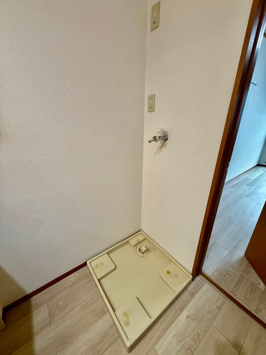 物件内観写真14　(洗濯機置場)