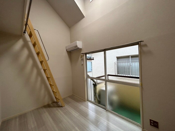 物件内観写真8　(居室)