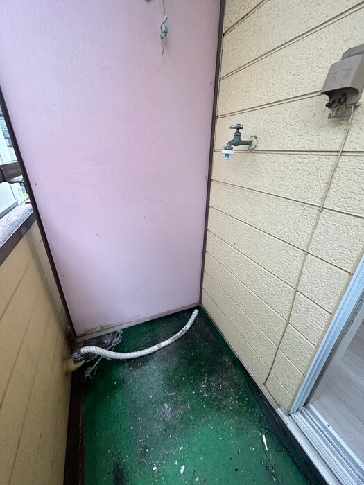 物件内観写真14　(洗濯機置場)