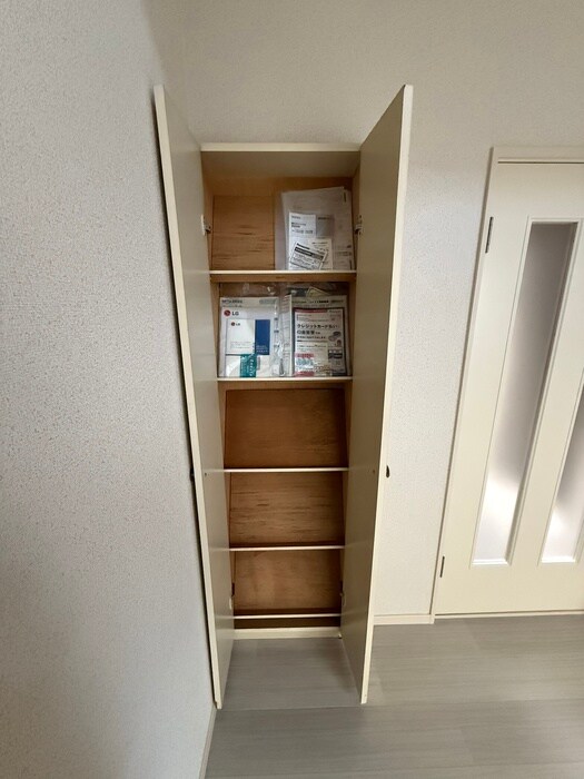 物件内観写真15　(収納)