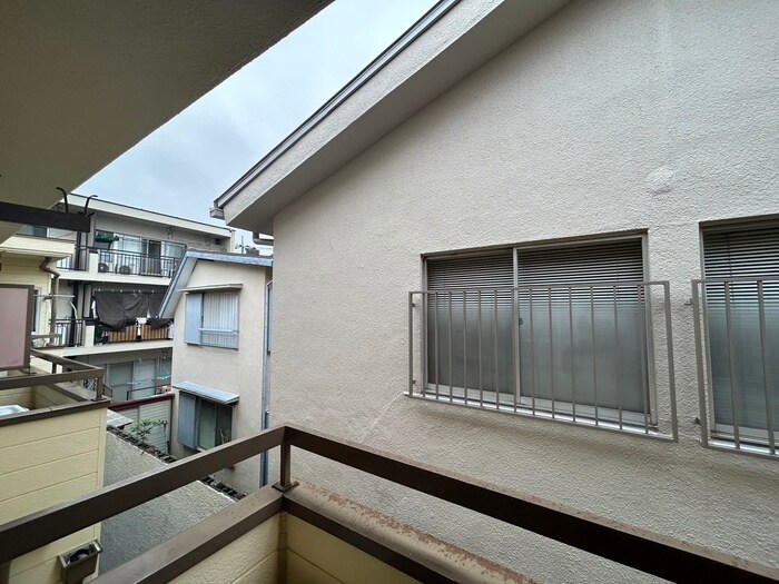 物件内観写真16　(室内からの展望)