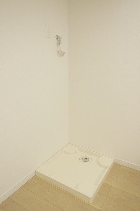 物件内観写真12　(洗濯機置場)