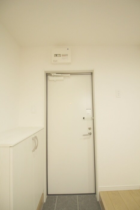物件内観写真14　(玄関)