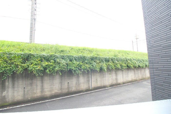 物件内観写真16　(室内からの展望)