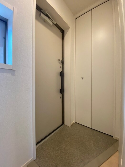 物件内観写真11　(玄関)