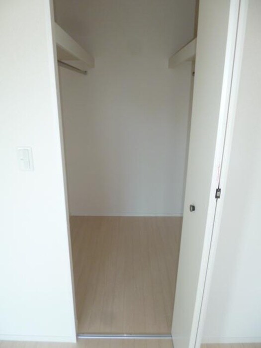 物件内観写真15　(収納)
