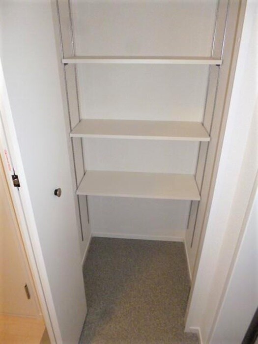 物件内観写真16　(玄関)