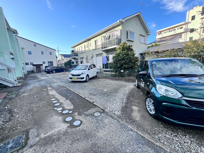 物件外観写真5　(駐車場)