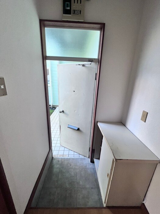 物件内観写真18　(玄関)