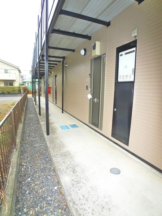 物件外観写真3　(エントランス部分)