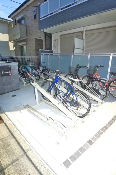 物件外観写真4　(駐輪場)