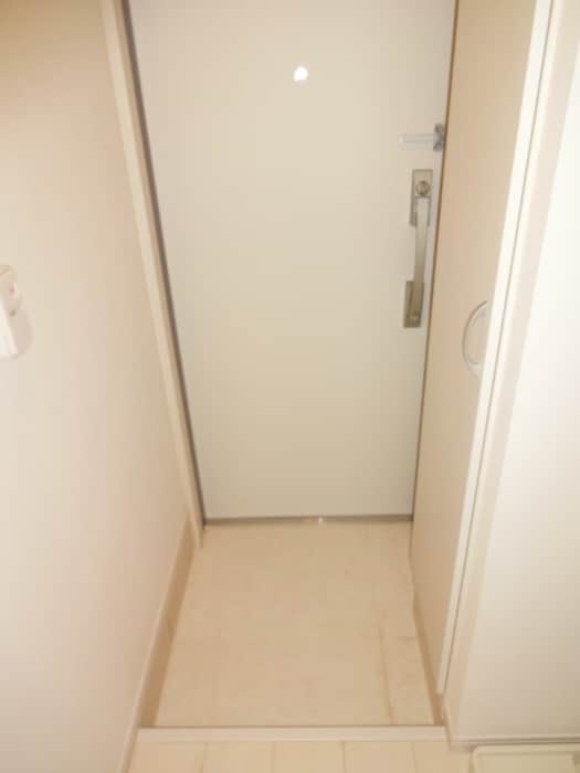 物件内観写真15　(玄関)