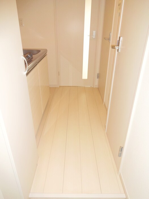 物件内観写真16　(廊下)