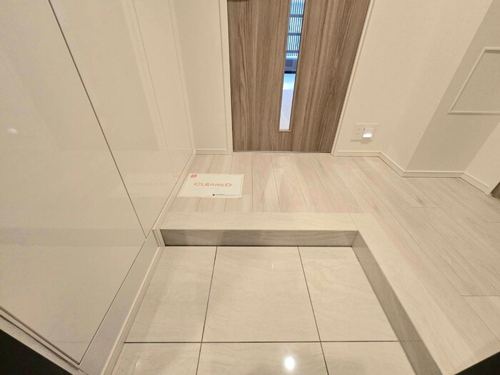 物件内観写真18　(玄関)