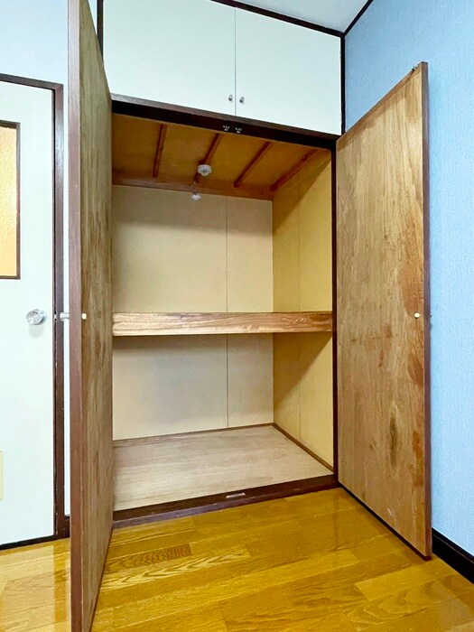 物件内観写真12　(収納)