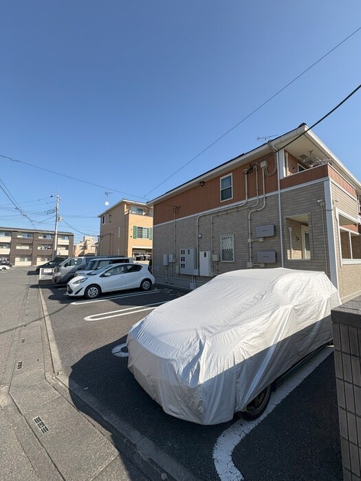 物件外観写真3　(駐車場)