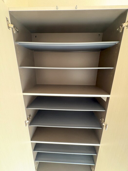 物件内観写真15　(靴箱)