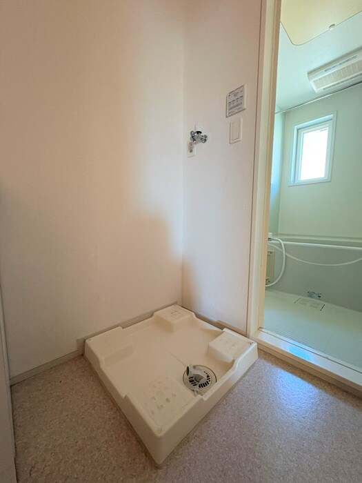 物件内観写真20　(洗濯機置場)