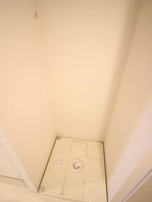 物件内観写真12　(洗濯機置場)