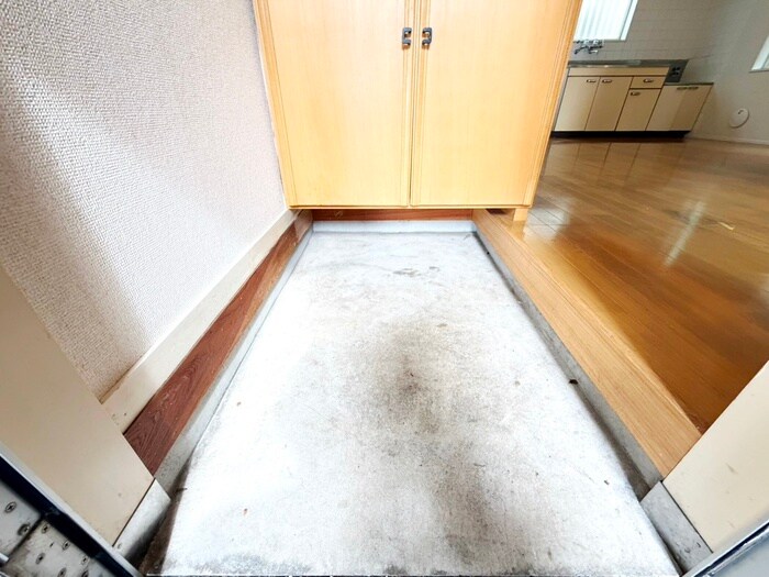 物件内観写真18　(玄関)