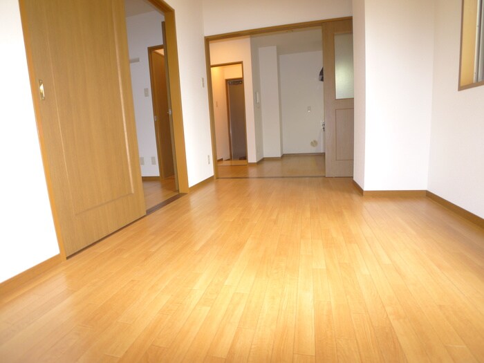 物件内観写真8　(居室)