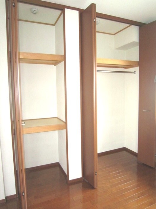 物件内観写真12　(収納)