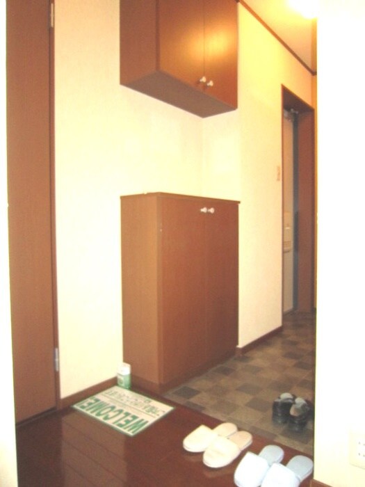 物件内観写真16　(玄関)