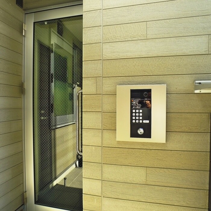 物件外観写真5　(エントランス部分)