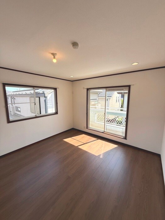 物件内観写真7　(室内からの展望)