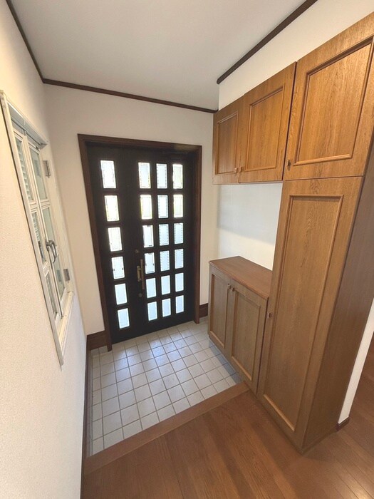 物件内観写真10　(玄関)