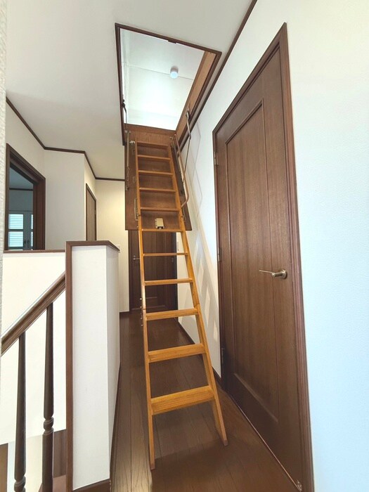 物件内観写真18　(廊下)