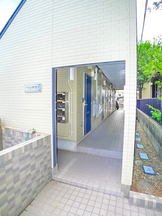 物件外観写真6　(エントランス部分)