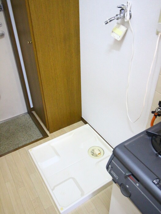 物件内観写真15　(洗濯機置場)