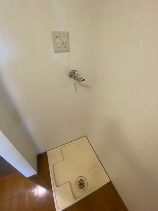 物件内観写真13　(洗濯機置場)