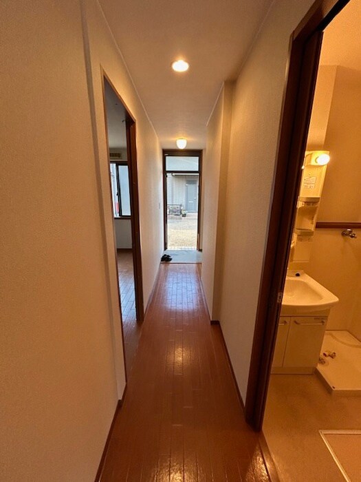 物件内観写真16　(廊下)