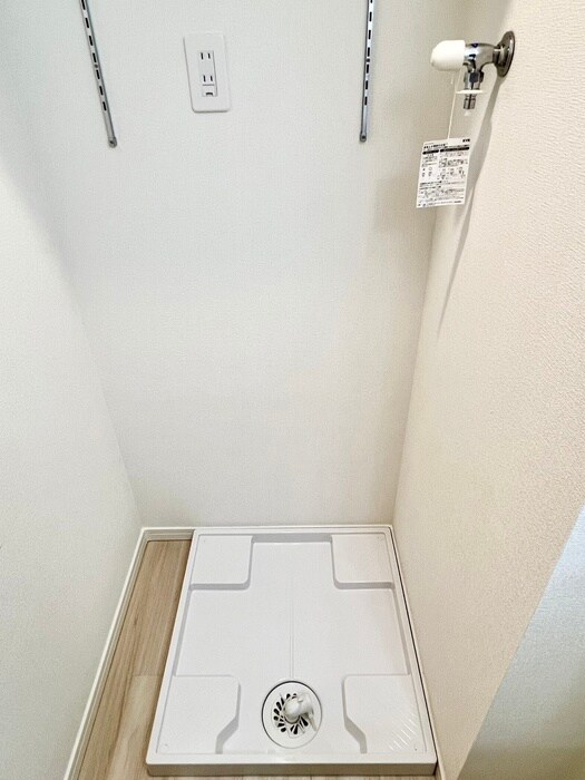 物件内観写真9　(洗濯機置場)