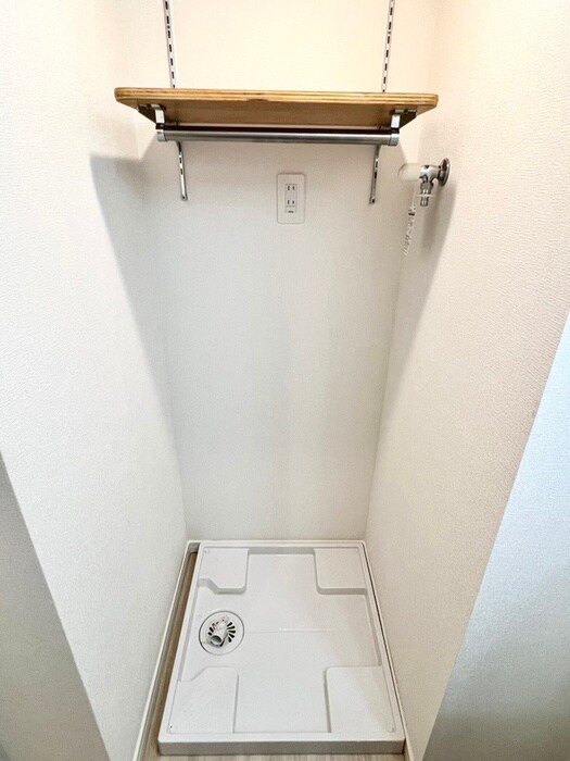 物件内観写真9　(洗濯機置場)