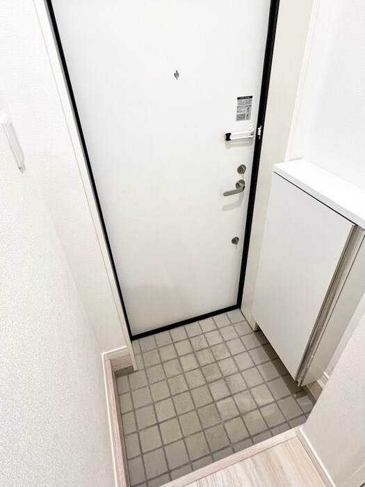 物件内観写真11　(玄関)