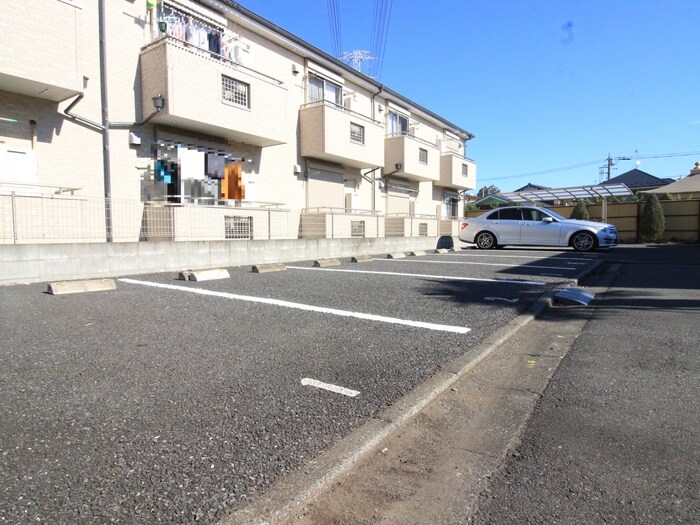 物件外観写真6　(駐車場)