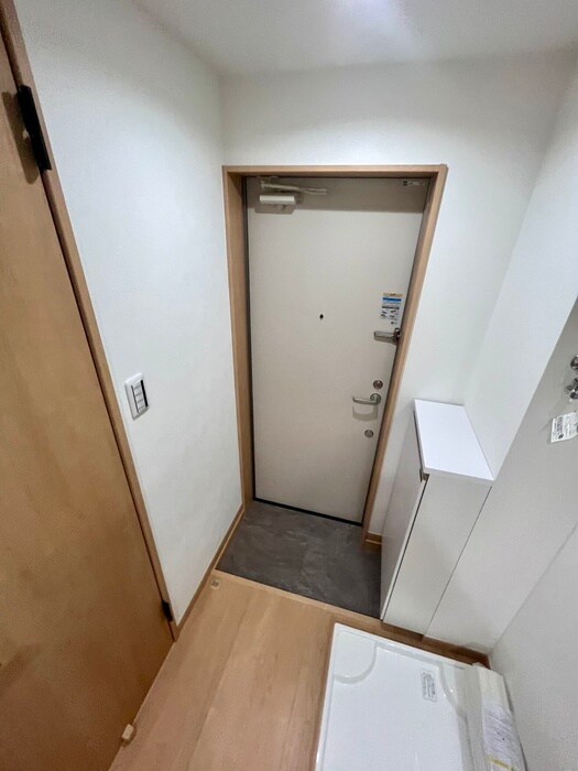 物件内観写真7　(玄関)
