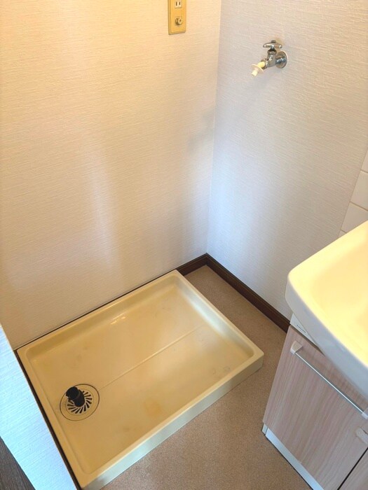 物件内観写真12　(洗濯機置場)