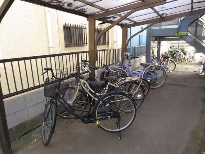 物件外観写真6　(駐輪場)